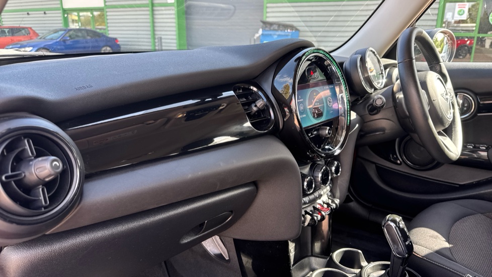 MINI Hatchback 1.5 Cooper Classic 5dr Auto Petrol Hatchback - Image 33