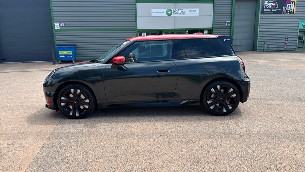 MINI Cooper 190kW John Cooper Works 54kWh 3dr Auto Electric Hatchback - Image 25