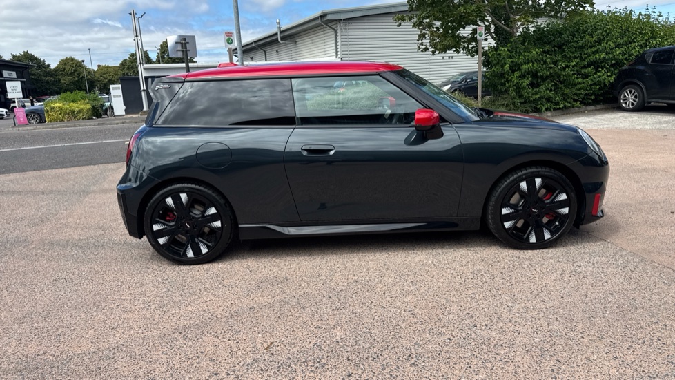 MINI Cooper 190kW John Cooper Works 54kWh 3dr Auto Electric Hatchback - Image 31