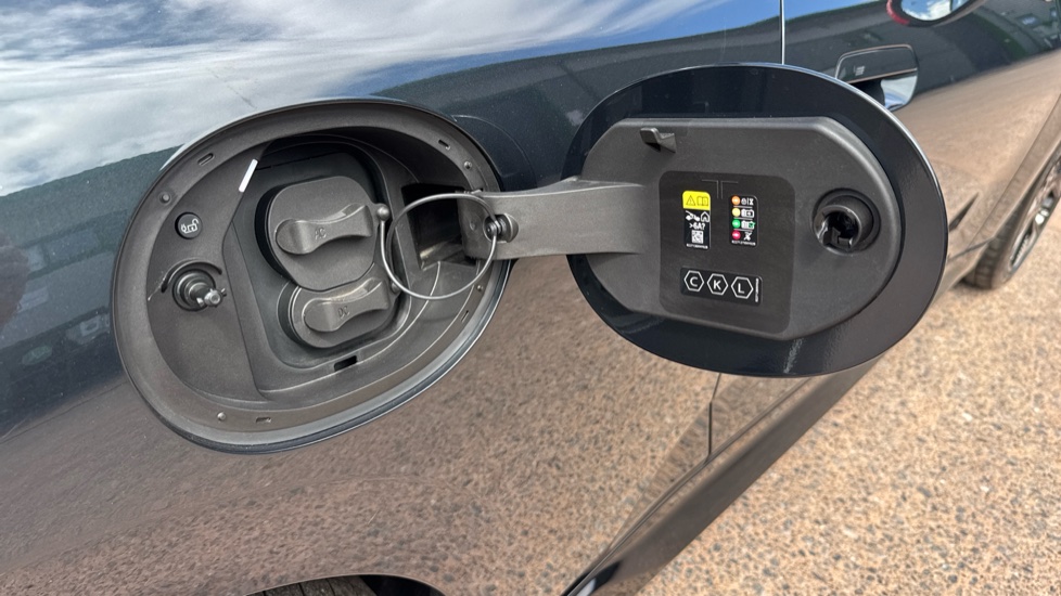 MINI Cooper 190kW John Cooper Works 54kWh 3dr Auto Electric Hatchback - Image 37