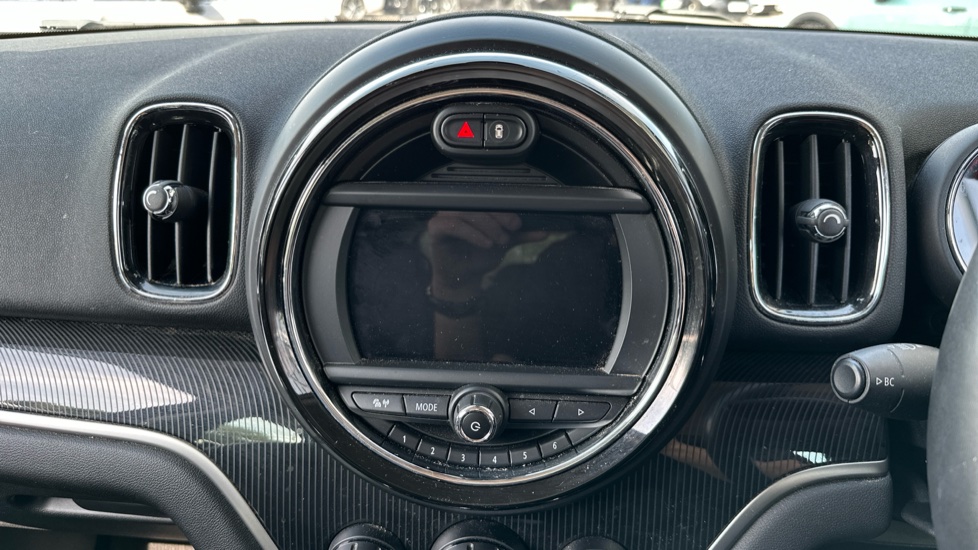 MINI Countryman 1.5 Cooper Exclusive 5dr Auto [Comfort Pack] Petrol Hatchback - Image 8