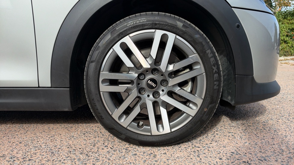 MINI Cooper 2.0 S Classic [Level 2] 5dr Auto Petrol Hatchback - Image 14