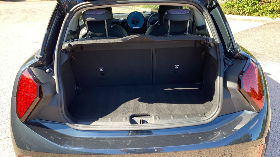 MINI Cooper 2.0 S Classic 3dr Auto Petrol Hatchback - Image 13