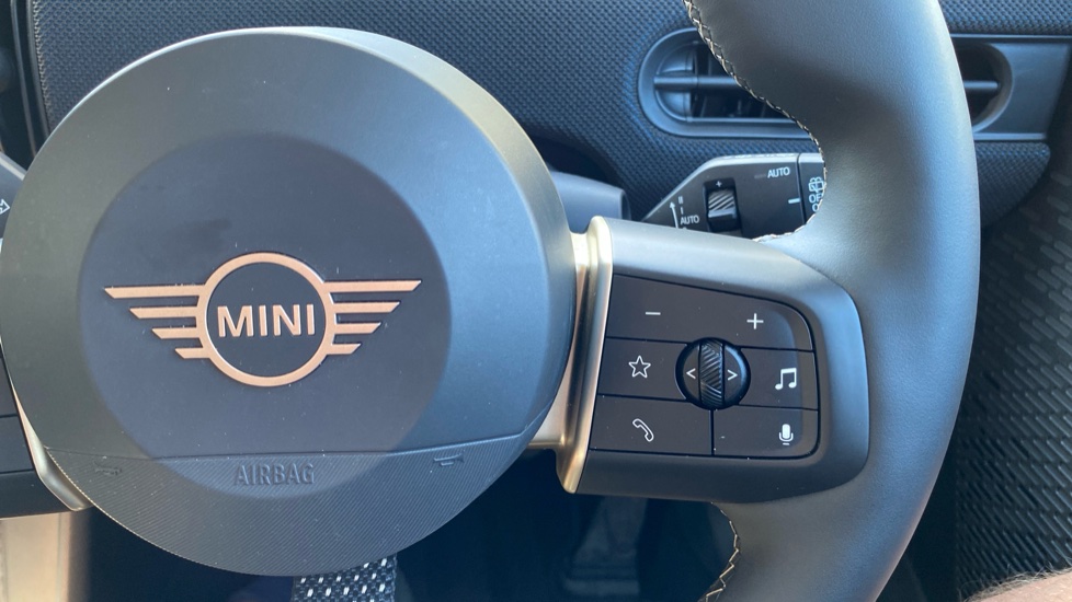 MINI Cooper 2.0 S Classic 3dr Auto Petrol Hatchback - Image 18