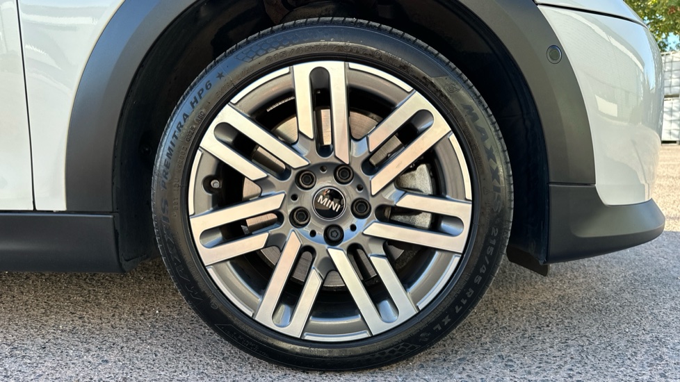 MINI Cooper 2.0 S Classic [Level 2] 3dr Auto Petrol Hatchback - Image 24