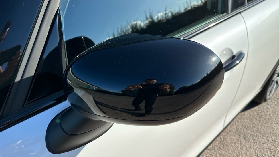 MINI Cooper 2.0 S Classic [Level 2] 3dr Auto Petrol Hatchback - Image 28