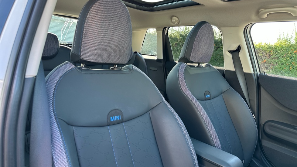 MINI Cooper 2.0 S Classic [Level 2] 3dr Auto Petrol Hatchback - Image 40