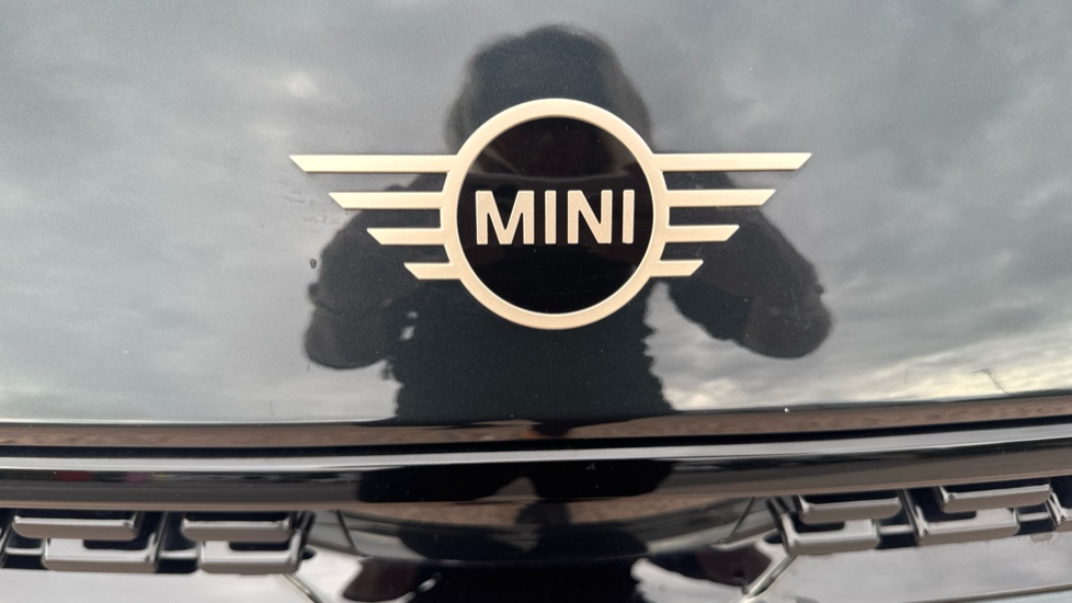 MINI Cooper 1.5 C Classic 5dr Auto Petrol Hatchback - Image 35