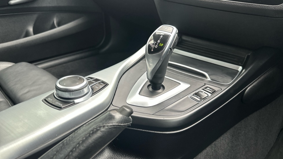 BMW 1 Series M140i Shadow Edition 5dr Step Auto Petrol Hatchback - Image 10