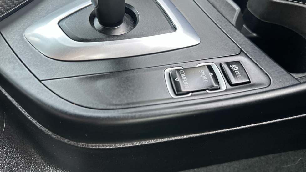 BMW M2 2dr DCT Petrol Coupe - Image 19
