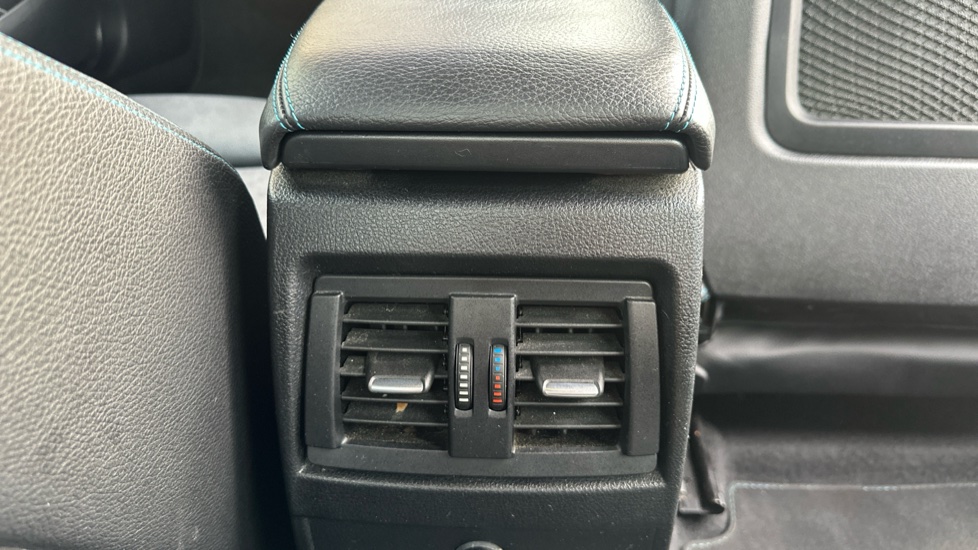 BMW M2 2dr DCT Petrol Coupe - Image 33