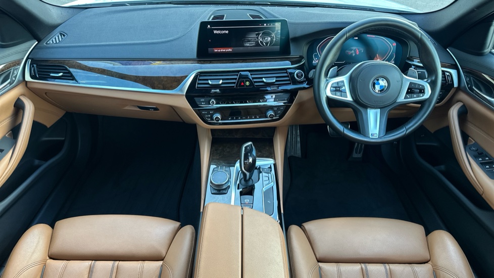BMW 5 Series 520d xDrive M Sport 4dr Auto Diesel Saloon - Image 4