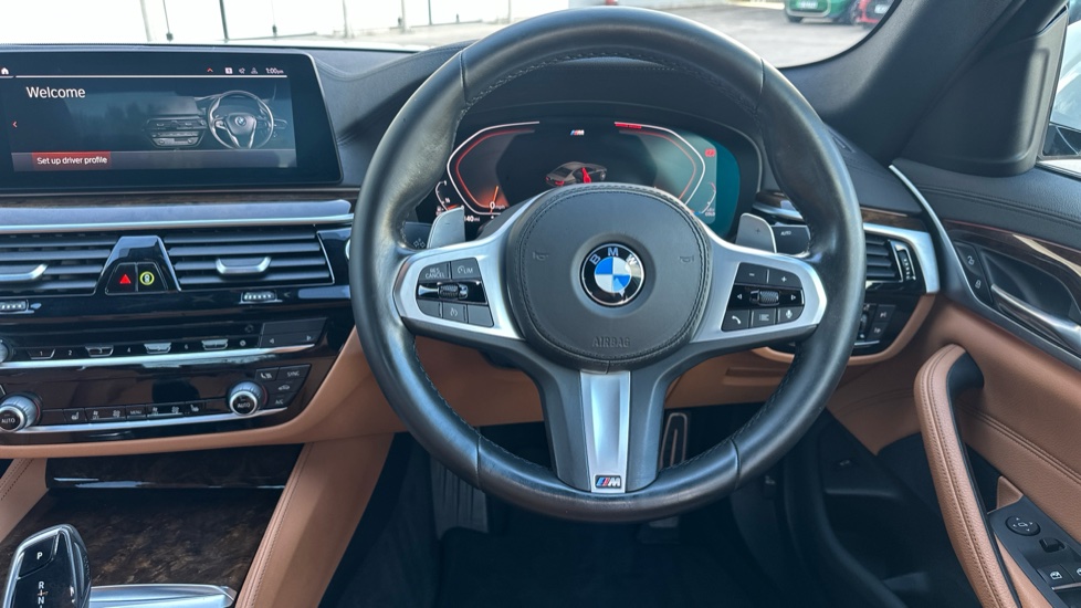 BMW 5 Series 520d xDrive M Sport 4dr Auto Diesel Saloon - Image 5