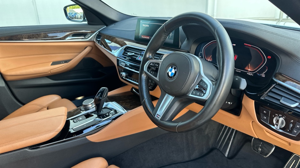 BMW 5 Series 520d xDrive M Sport 4dr Auto Diesel Saloon - Image 6