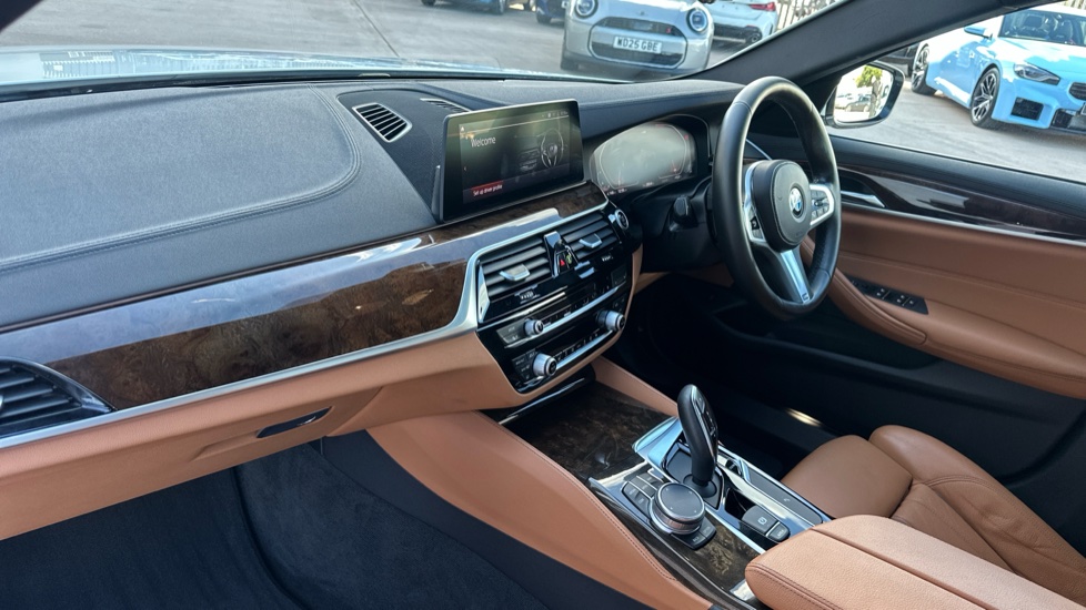 BMW 5 Series 520d xDrive M Sport 4dr Auto Diesel Saloon - Image 7