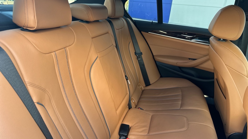 BMW 5 Series 520d xDrive M Sport 4dr Auto Diesel Saloon - Image 12