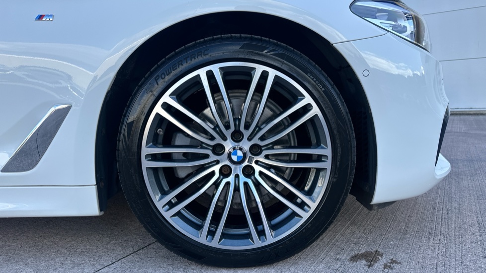 BMW 5 Series 520d xDrive M Sport 4dr Auto Diesel Saloon - Image 14