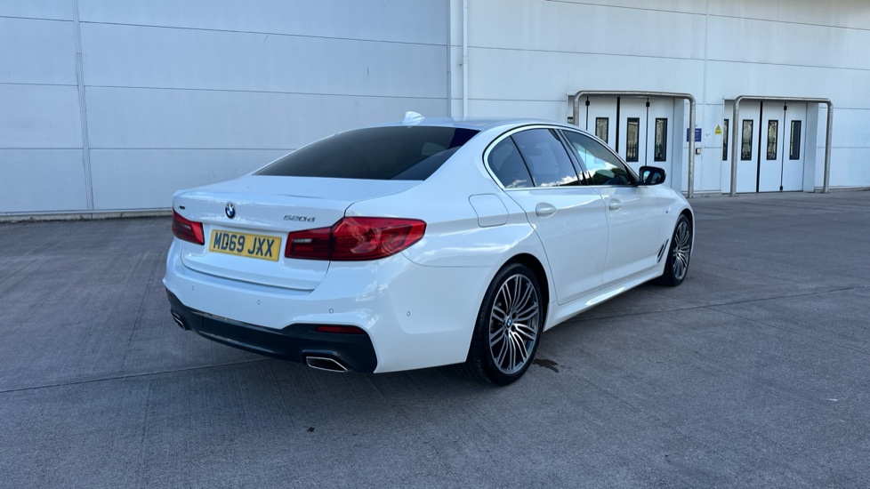 BMW 5 Series 520d xDrive M Sport 4dr Auto Diesel Saloon - Image 24