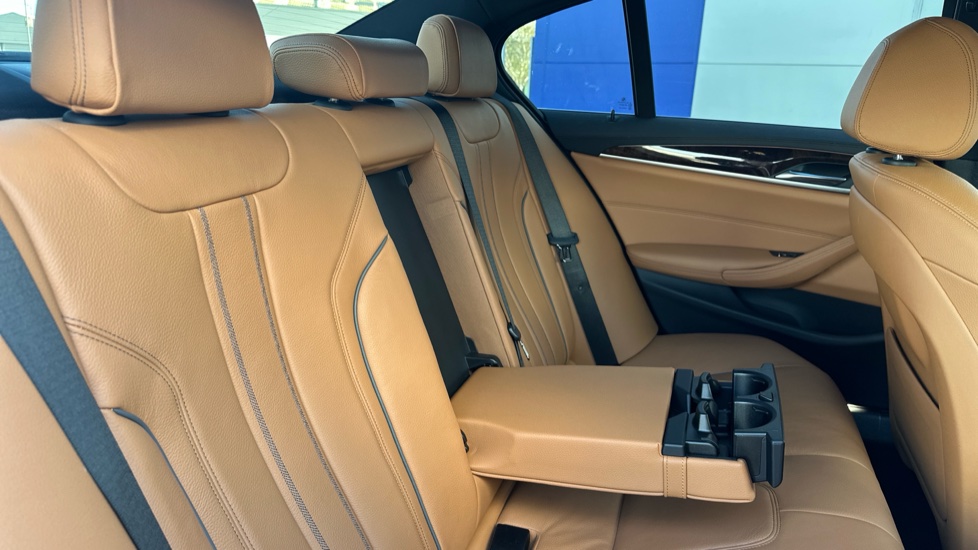 BMW 5 Series 520d xDrive M Sport 4dr Auto Diesel Saloon - Image 26