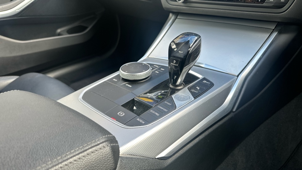 BMW 3 Series 330i Sport 4dr Step Auto Petrol Saloon - Image 10