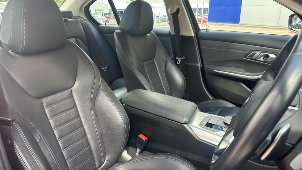 BMW 3 Series 330i Sport 4dr Step Auto Petrol Saloon - Image 11