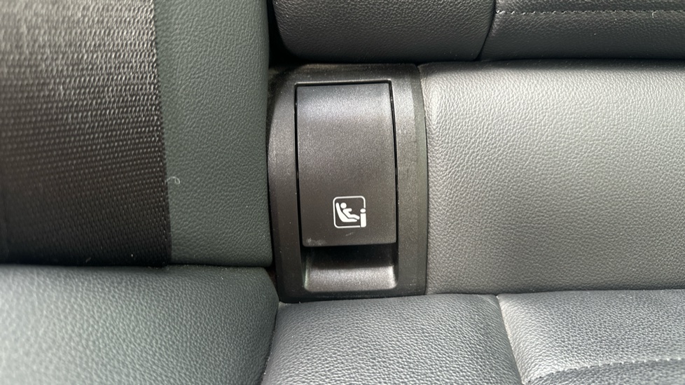 BMW 3 Series 330i Sport 4dr Step Auto Petrol Saloon - Image 27
