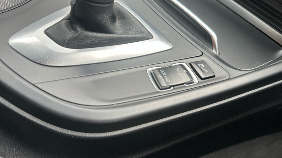BMW 3 Series 320d M Sport 5dr Step Auto Diesel Estate - Image 19