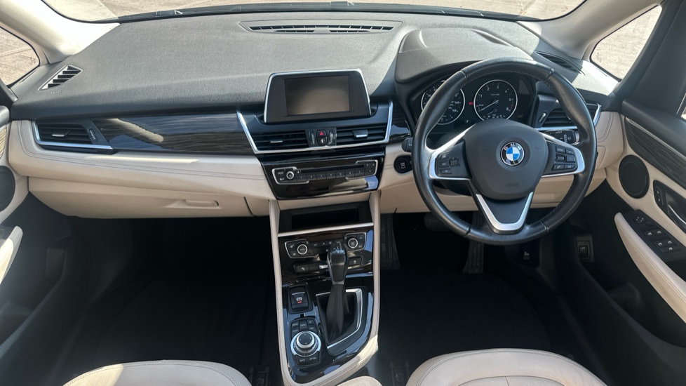 BMW 2 Series 218d Luxury 5dr Step Auto Diesel Hatchback - Image 4