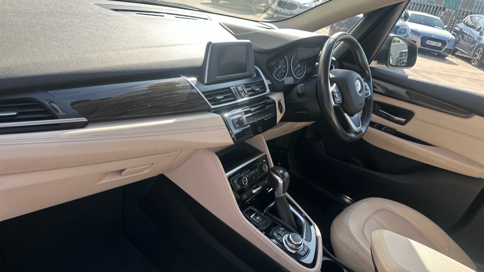 BMW 2 Series 218d Luxury 5dr Step Auto Diesel Hatchback - Image 7