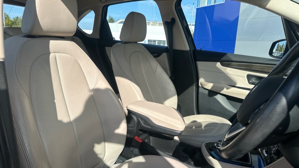 BMW 2 Series 218d Luxury 5dr Step Auto Diesel Hatchback - Image 11