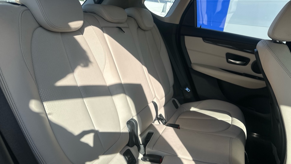 BMW 2 Series 218d Luxury 5dr Step Auto Diesel Hatchback - Image 12