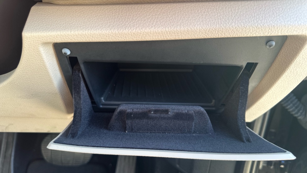 BMW 2 Series 218d Luxury 5dr Step Auto Diesel Hatchback - Image 30
