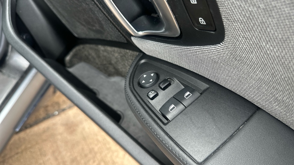 BMW i3 125kW 42kWh 5dr Auto Electric Hatchback - Image 27