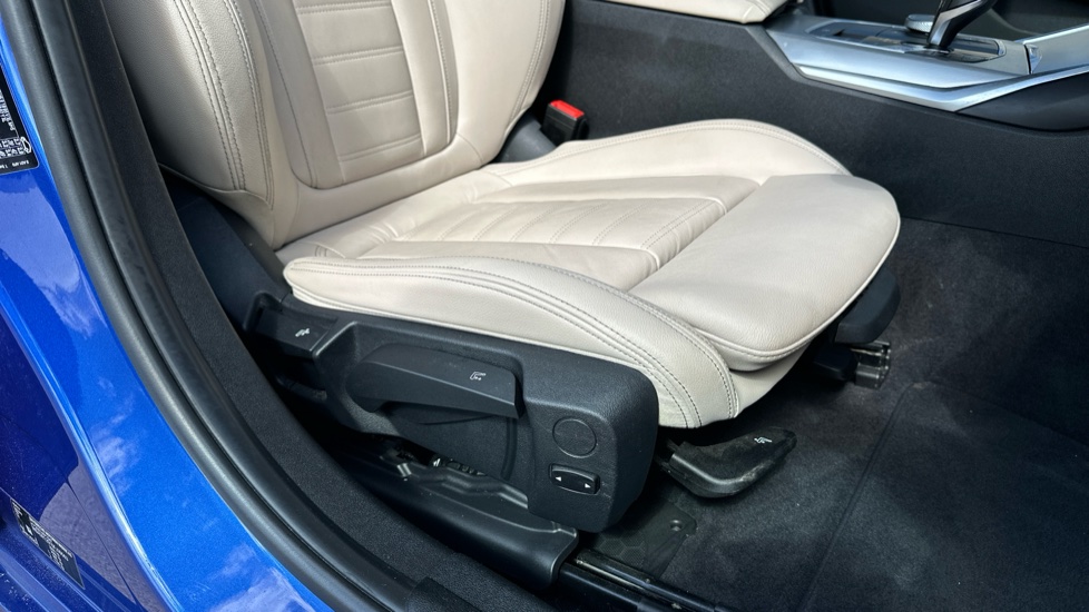 BMW 3 Series 330i M Sport 4dr Step Auto Petrol Saloon - Image 31