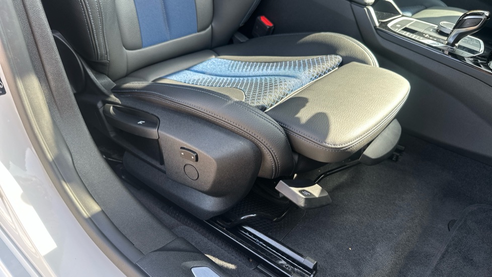 BMW 2 Series 220i M Sport 4dr Step Auto Petrol Saloon - Image 32