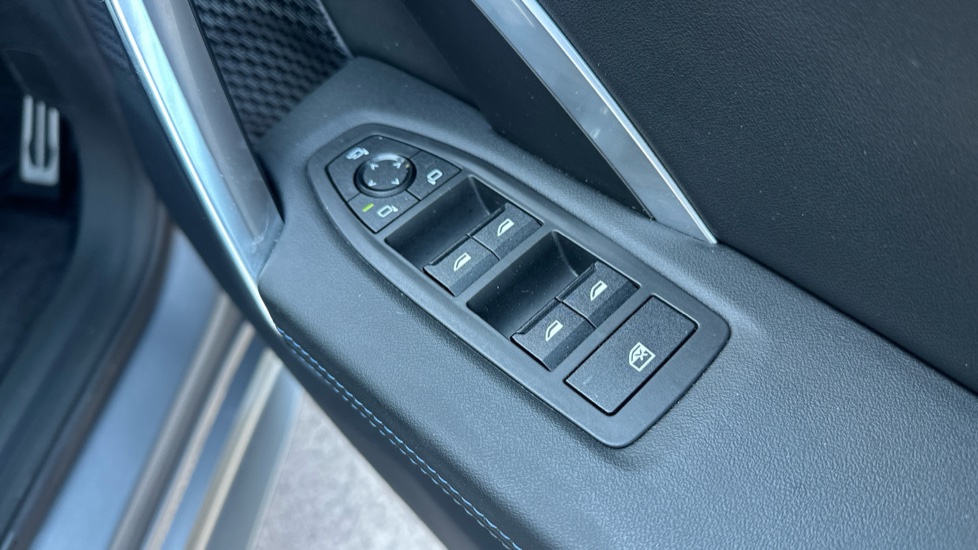 BMW iX2 230kW xDrive30 M Sport 65kWh 5dr Auto [Tech+] Electric Hatchback - Image 30
