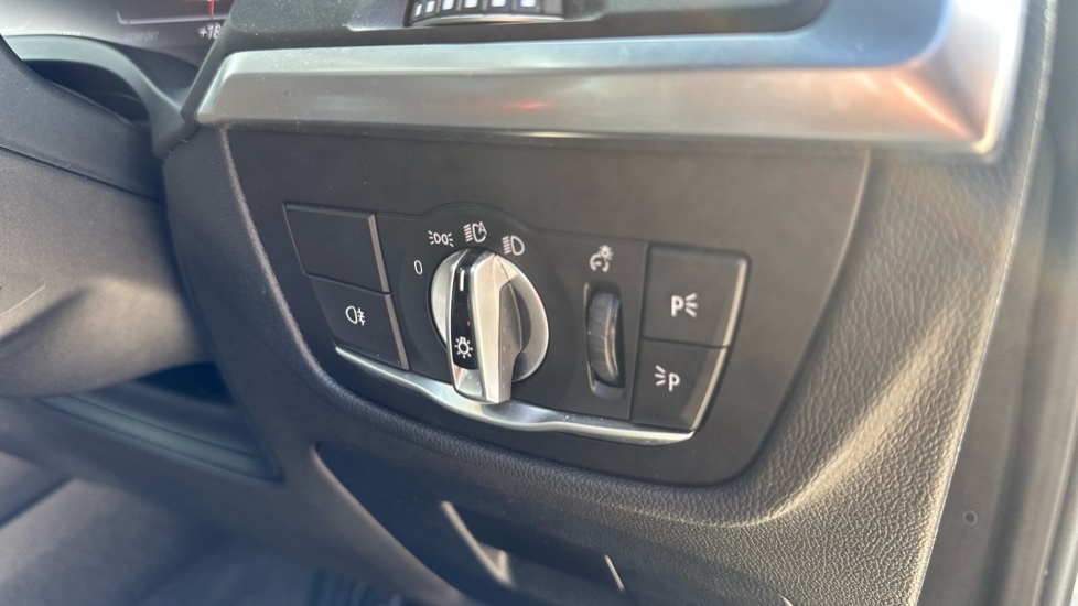 BMW X3 xDrive M40d MHT 5dr Auto Diesel Estate - Image 31
