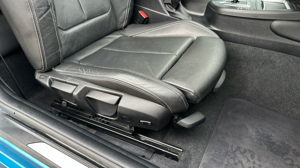 BMW 2 Series M240i 2dr [Nav] Step Auto Petrol Convertible - Image 32