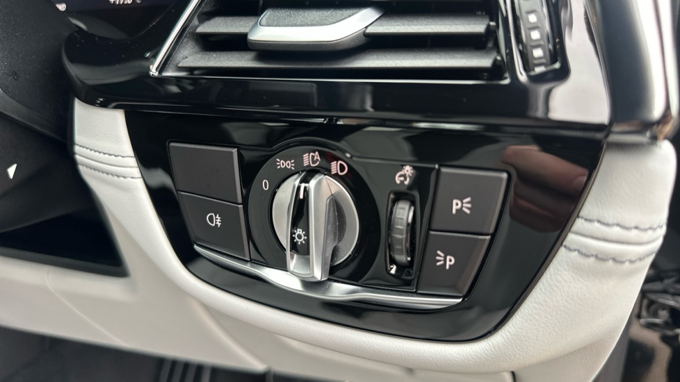 BMW M5 Competition 4dr DCT Petrol Saloon - Image 35