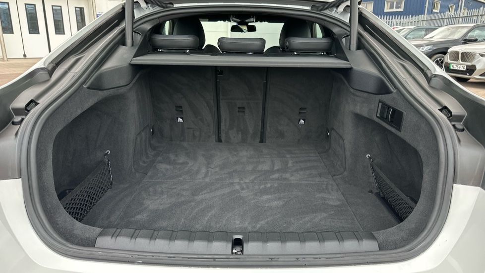 BMW i4 250kW eDrive40 M Sport 83.9kWh 5dr Auto Electric Hatchback - Image 13