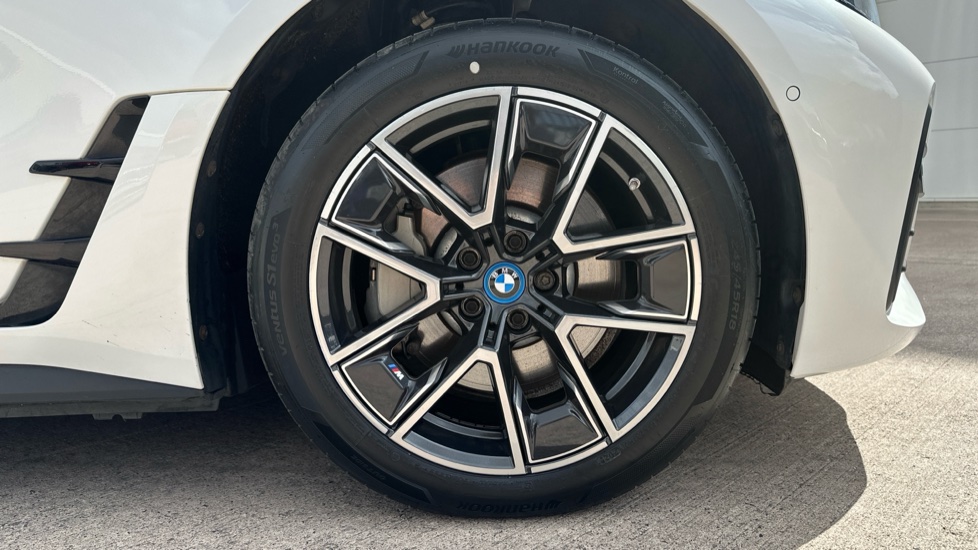 BMW i4 250kW eDrive40 M Sport 83.9kWh 5dr Auto Electric Hatchback - Image 14