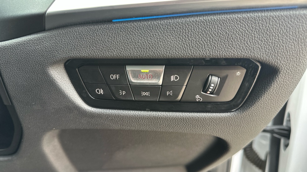 BMW i4 250kW eDrive40 M Sport 83.9kWh 5dr Auto Electric Hatchback - Image 31