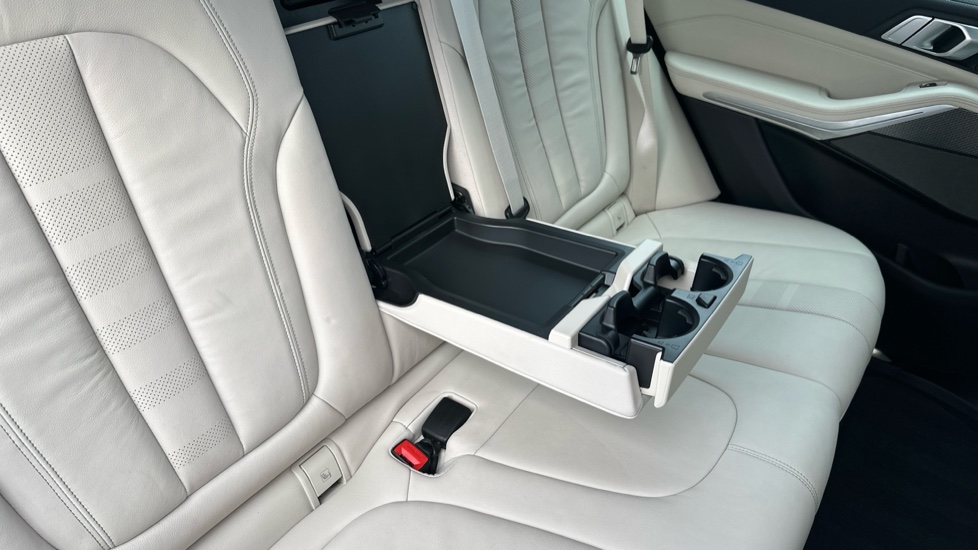 BMW X5 xDrive40i M Sport 5dr Auto Petrol Estate - Image 31