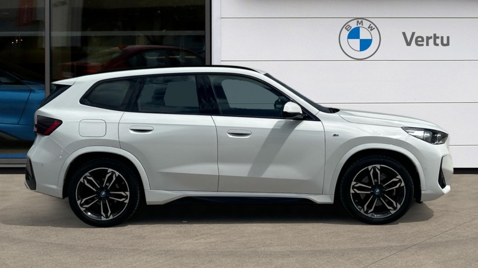 BMW iX1 230kW xDrive30 M Sport 65kWh 5dr Auto Electric Estate - Image 3