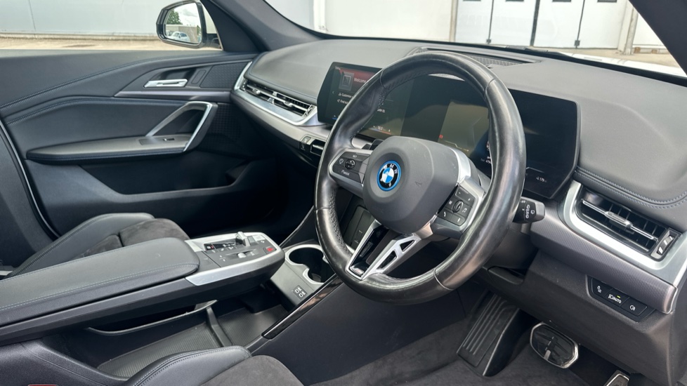 BMW iX1 230kW xDrive30 M Sport 65kWh 5dr Auto Electric Estate - Image 6