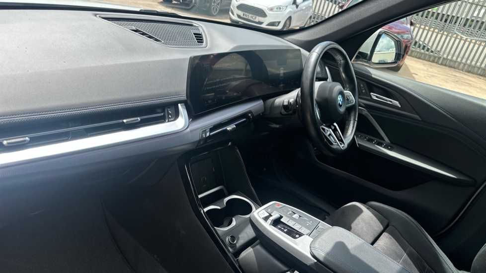 BMW iX1 230kW xDrive30 M Sport 65kWh 5dr Auto Electric Estate - Image 7