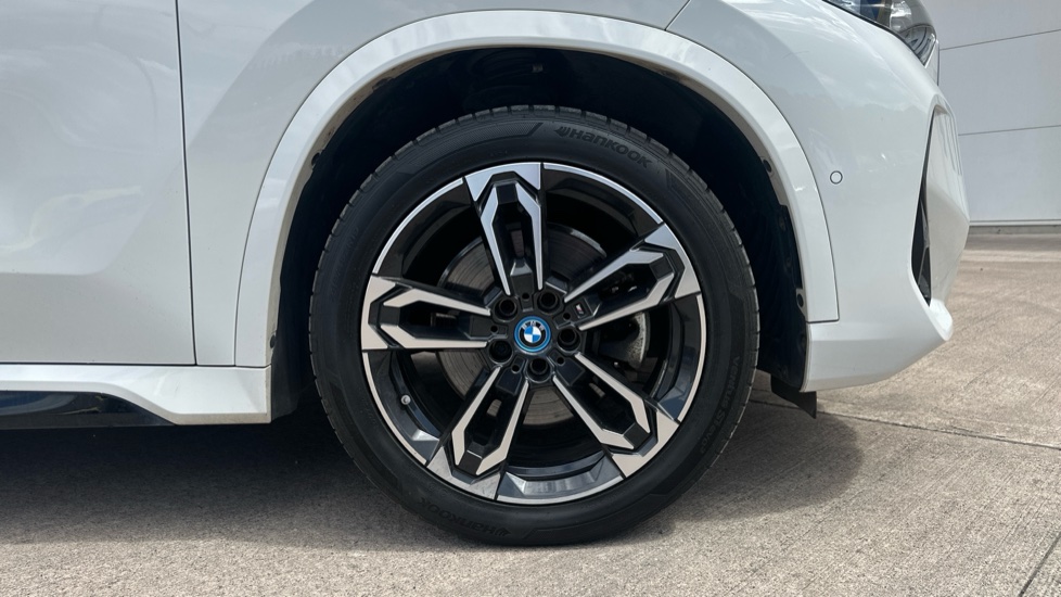 BMW iX1 230kW xDrive30 M Sport 65kWh 5dr Auto Electric Estate - Image 14