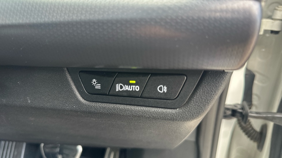 BMW iX1 230kW xDrive30 M Sport 65kWh 5dr Auto Electric Estate - Image 20