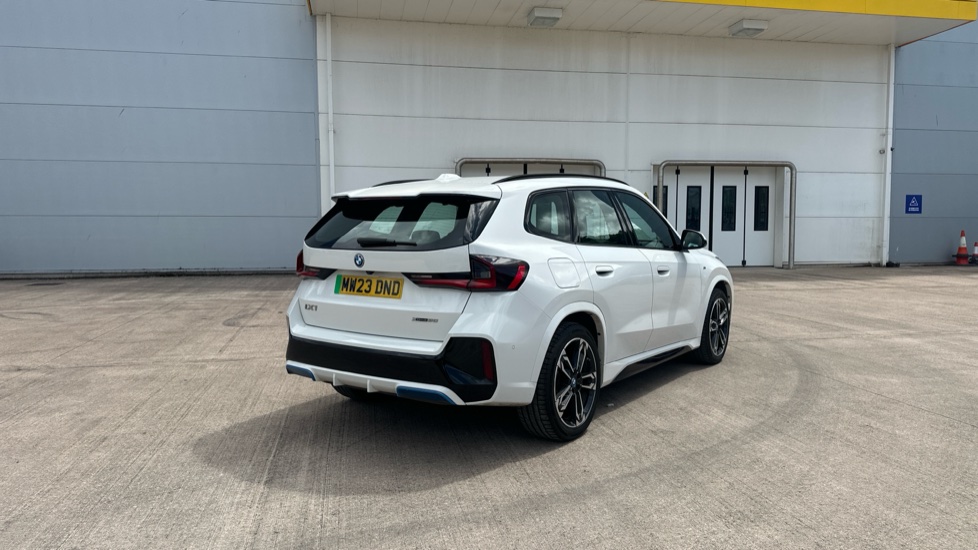 BMW iX1 230kW xDrive30 M Sport 65kWh 5dr Auto Electric Estate - Image 24