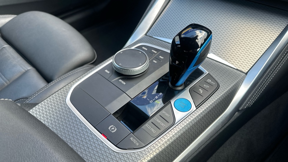 BMW i4 400kW M50 83.9kWh 5dr Auto Electric Hatchback - Image 10
